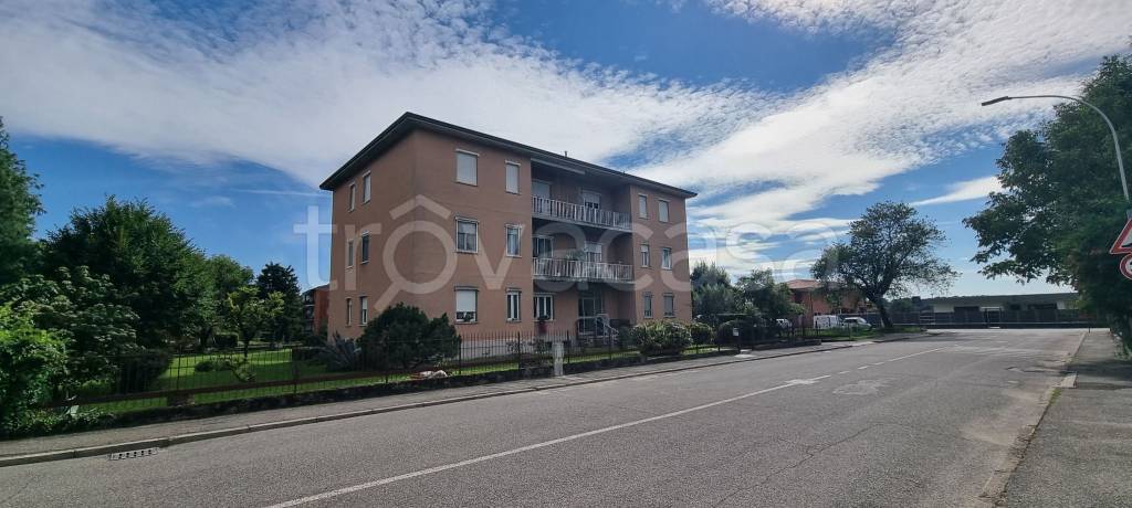 appartamento in vendita a Curno in zona Marigolda