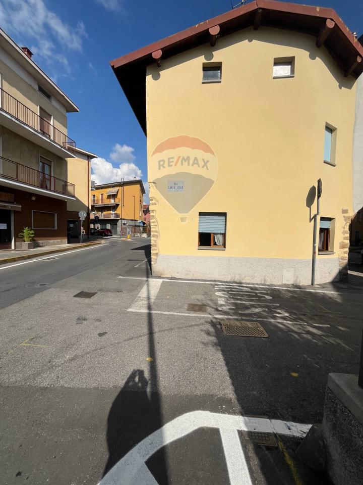 casa indipendente in vendita a Curno