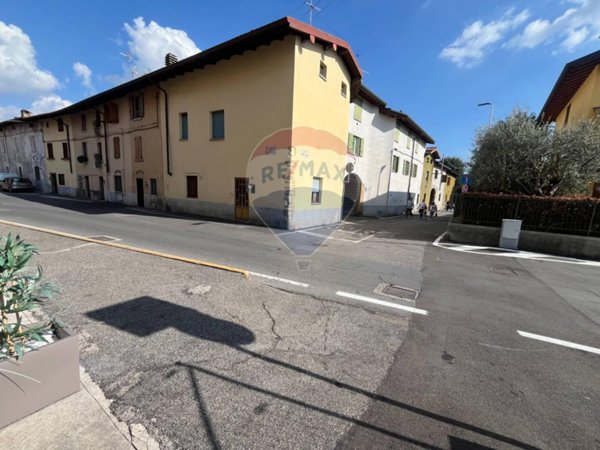 casa indipendente in vendita a Curno