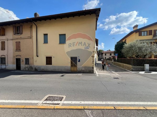 casa indipendente in vendita a Curno