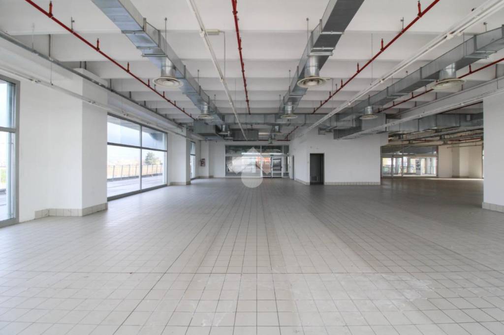 negozio in vendita a Curno