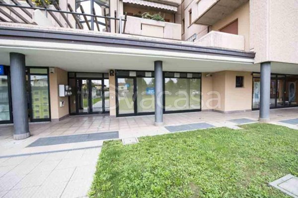negozio in vendita a Curno