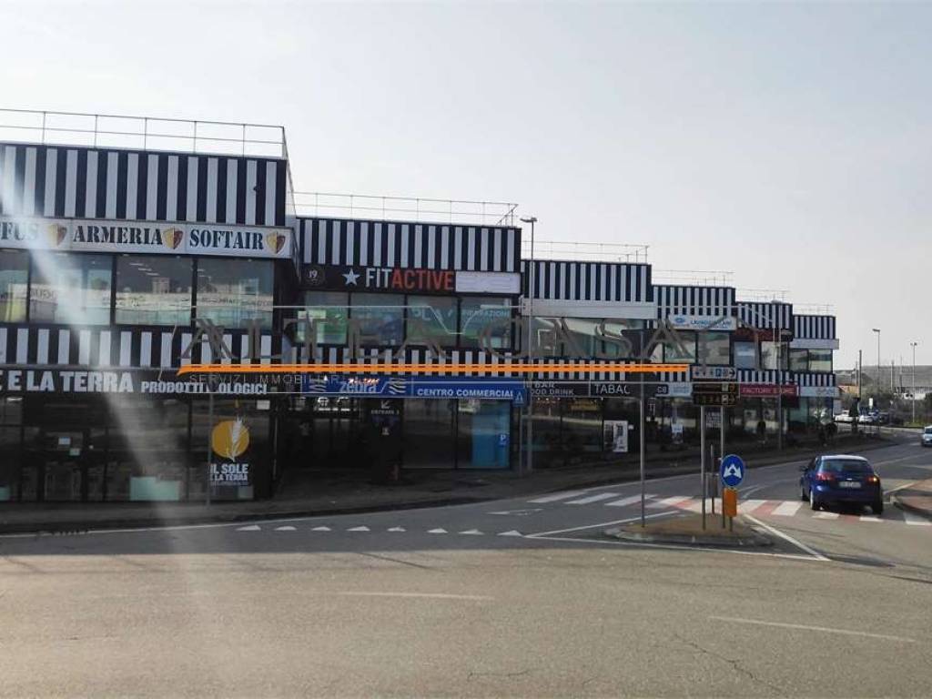 negozio in vendita a Curno