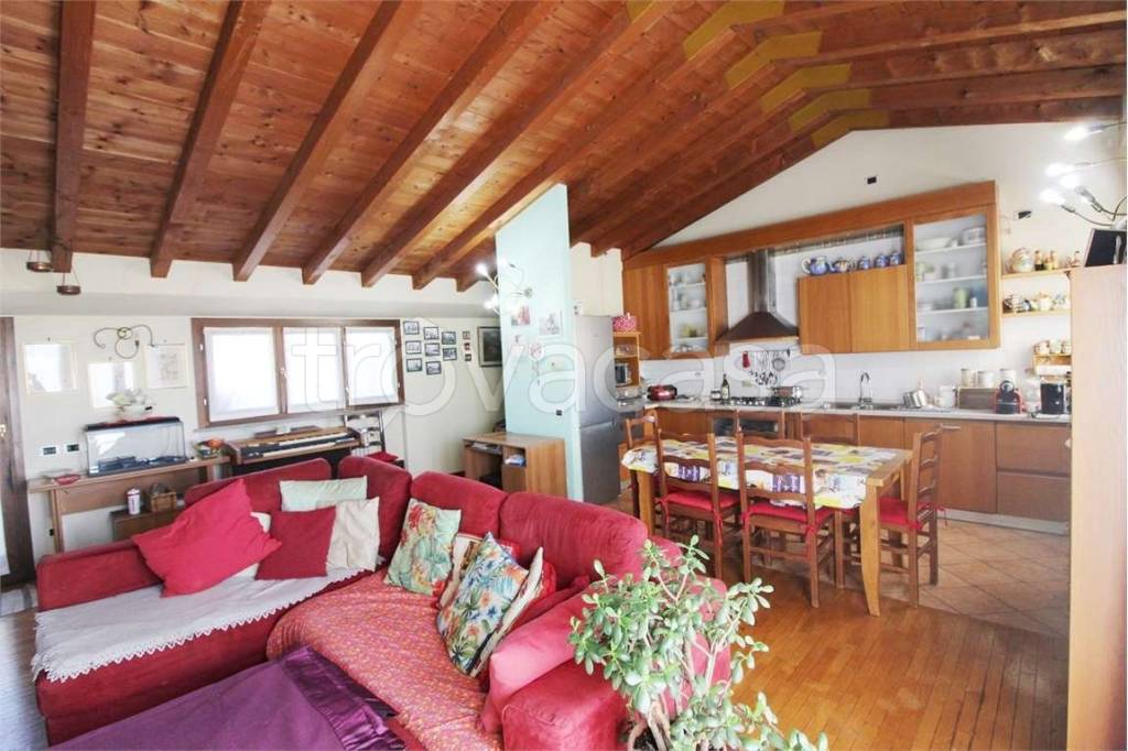 appartamento in vendita a Curno