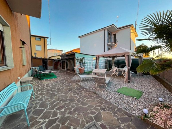 casa indipendente in vendita a Curno