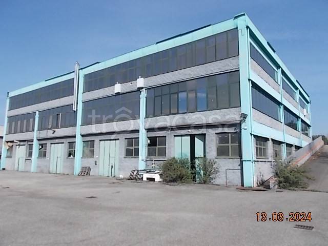 locale commerciale in vendita a Curno