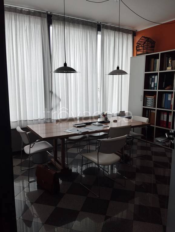 ufficio in vendita a Curno