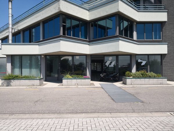 ufficio in vendita a Curno
