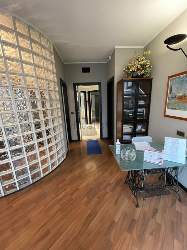 ufficio in vendita a Curno