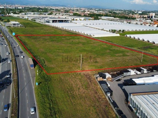 capannone in vendita a Curno