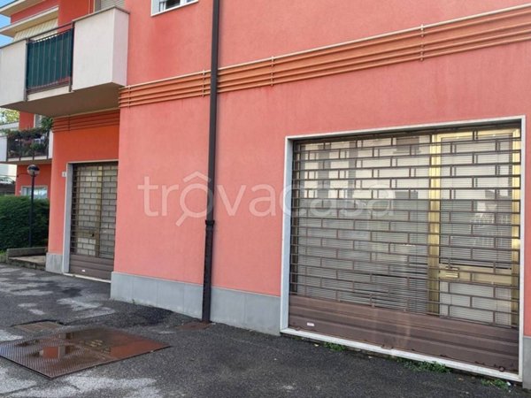 negozio in vendita a Curno