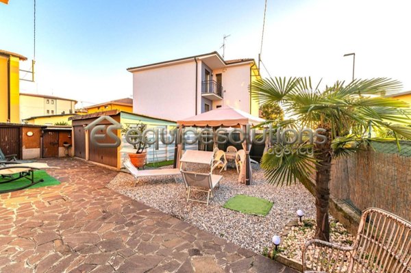 casa indipendente in vendita a Curno