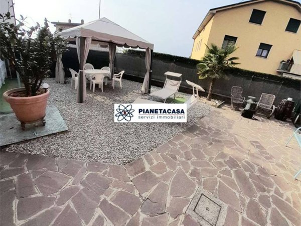 casa indipendente in vendita a Curno