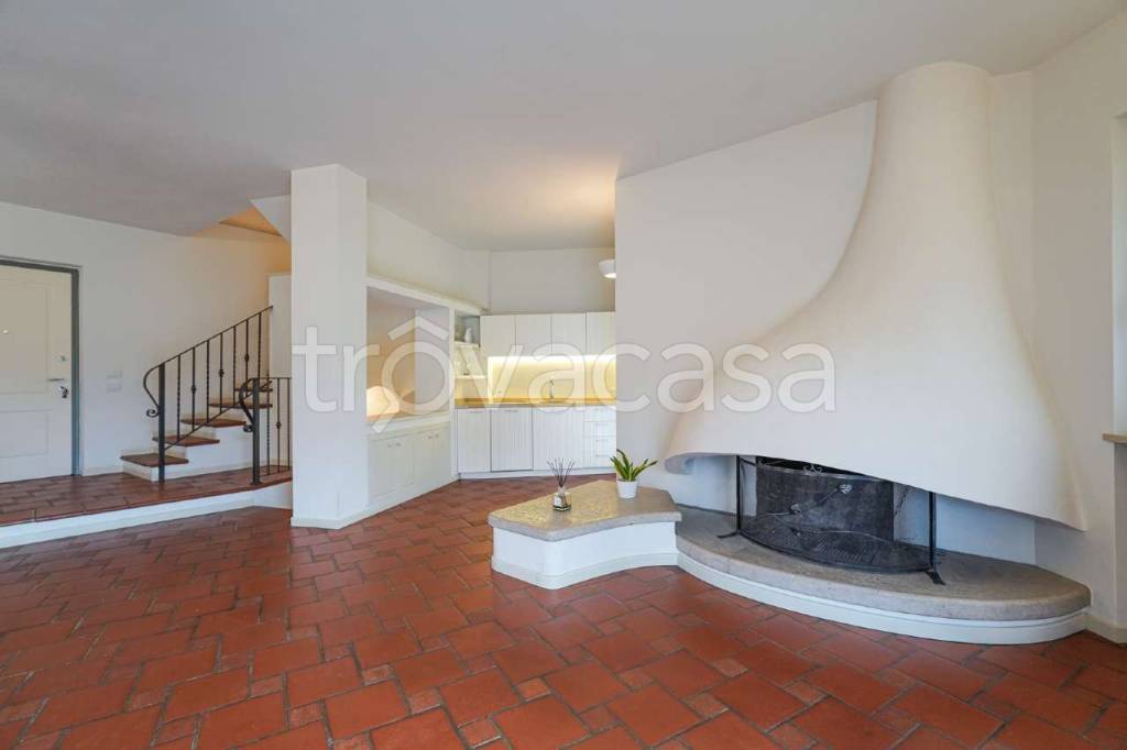 casa indipendente in vendita a Curno in zona Marigolda