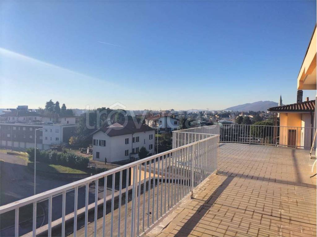 appartamento in vendita a Curno