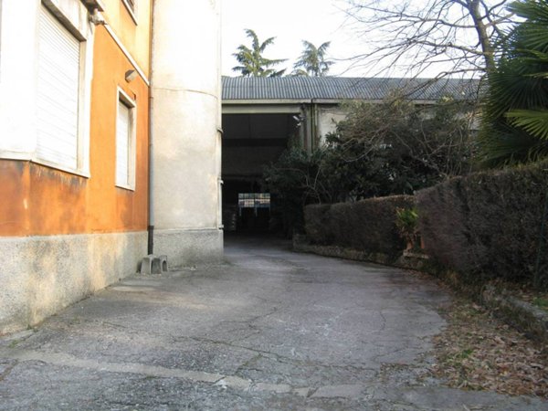 intera palazzina in vendita a Curno