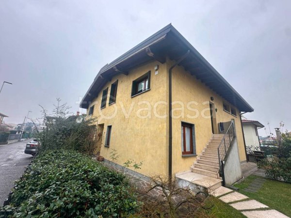 appartamento in vendita a Curno