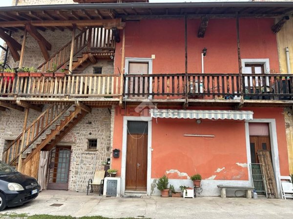 casa indipendente in vendita a Curno