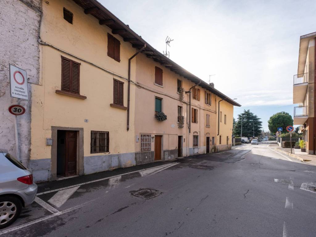 casa indipendente in vendita a Curno