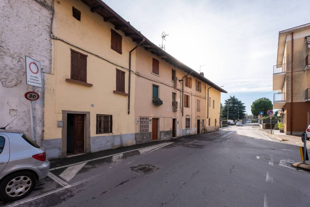 casa indipendente in vendita a Curno