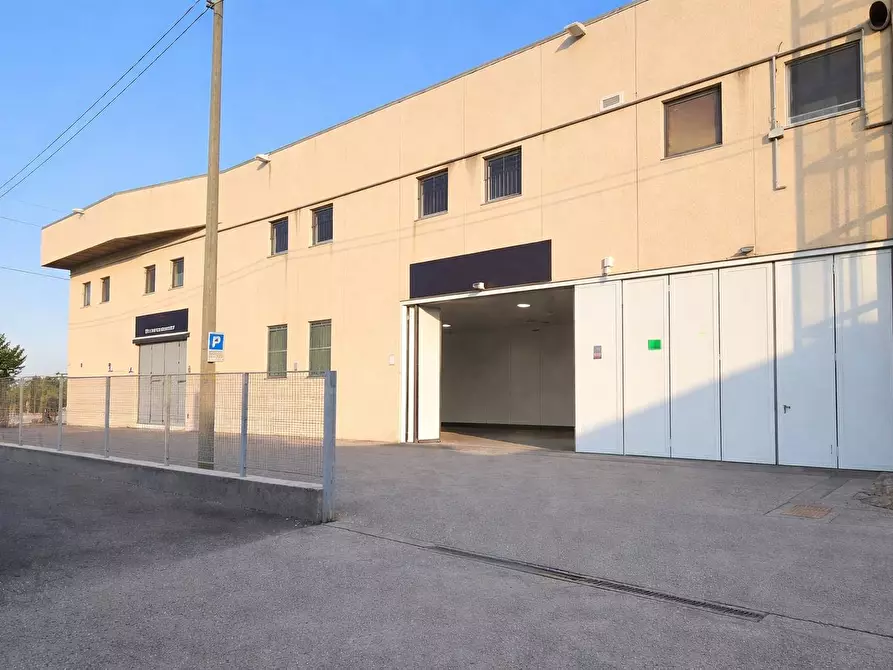 casa indipendente in vendita a Curno