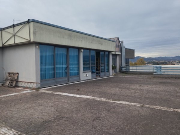 ufficio in vendita a Curno