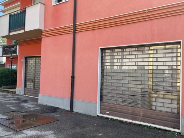 negozio in vendita a Curno