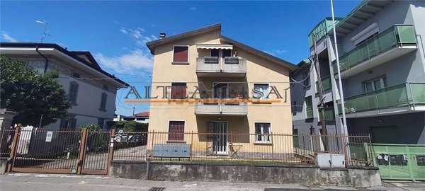 appartamento in vendita a Curno in zona Marigolda