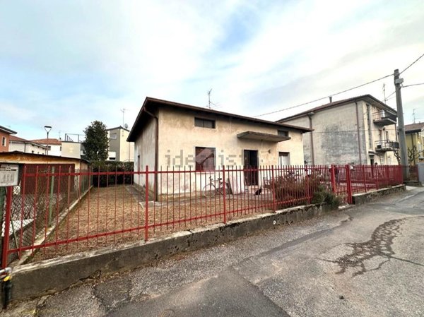 appartamento in vendita a Curno in zona Marigolda
