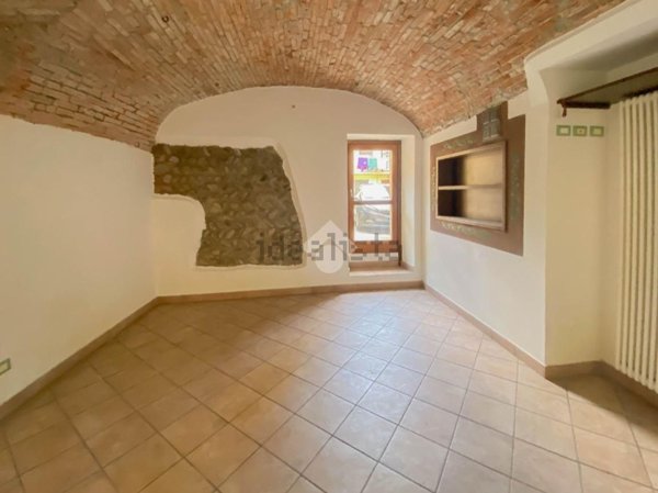 negozio in vendita a Curno in zona Marigolda
