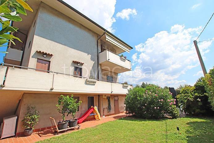 casa indipendente in vendita a Curno in zona Marigolda