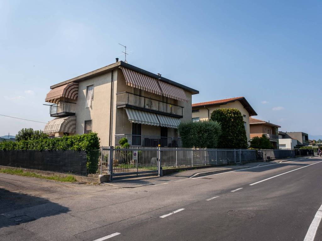 casa indipendente in vendita a Curno