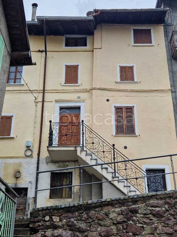 casa indipendente in vendita a Cusio