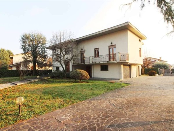 casa indipendente in vendita a Dalmine