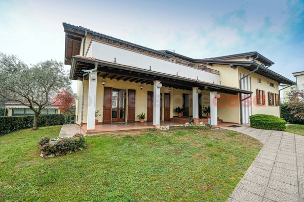 casa indipendente in vendita a Dalmine