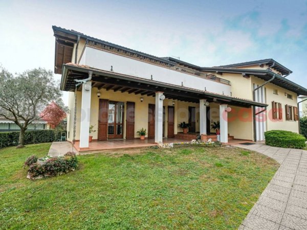 casa indipendente in vendita a Dalmine