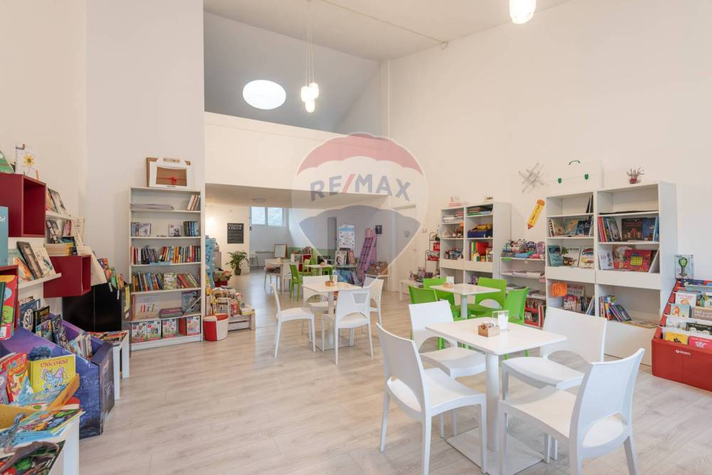 locale commerciale in vendita a Dalmine