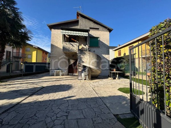 casa indipendente in vendita a Dalmine