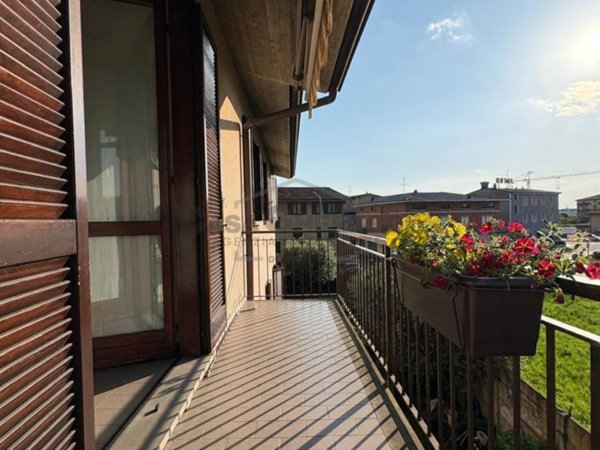 appartamento in vendita a Dalmine in zona Guzzanica