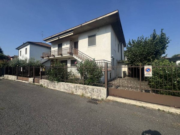 casa indipendente in vendita a Dalmine