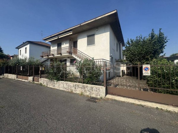 casa indipendente in vendita a Dalmine