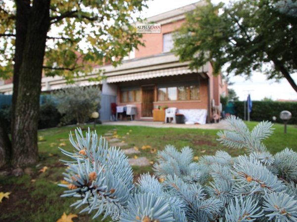 casa indipendente in vendita a Dalmine in zona Guzzanica