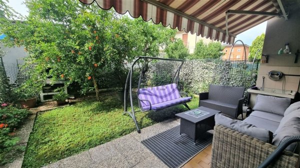 casa indipendente in vendita a Dalmine in zona Guzzanica