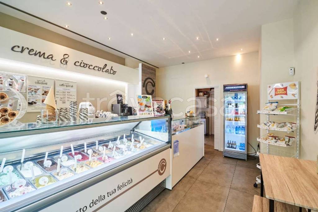 negozio in vendita a Dalmine in zona Guzzanica