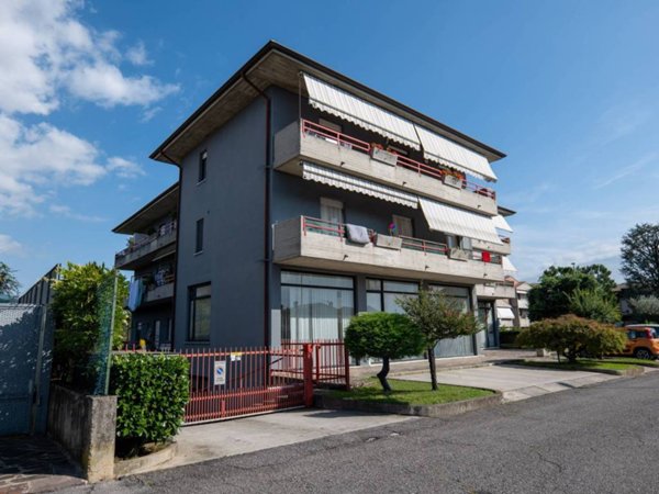 locale commerciale in vendita a Dalmine