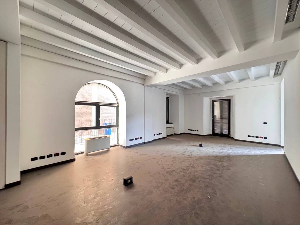 negozio in vendita a Dalmine