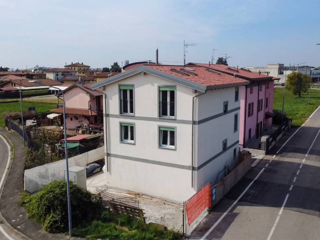 casa indipendente in vendita a Dalmine in zona Guzzanica