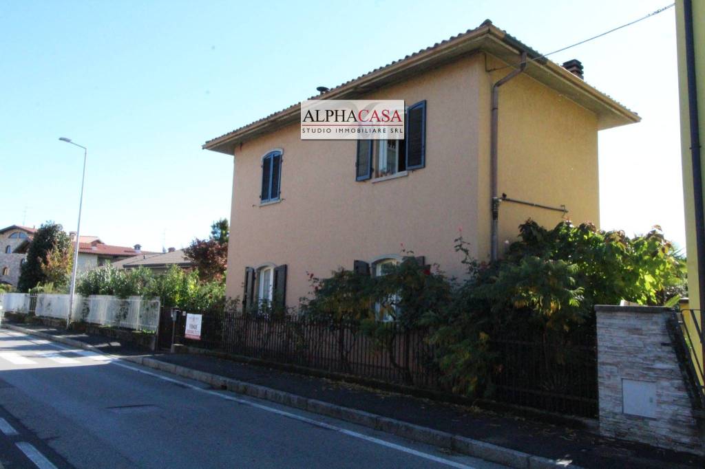 casa indipendente in vendita a Dalmine