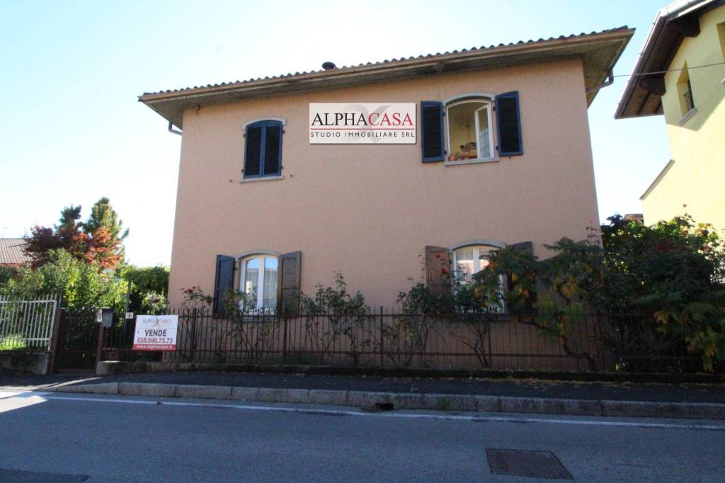 casa indipendente in vendita a Dalmine