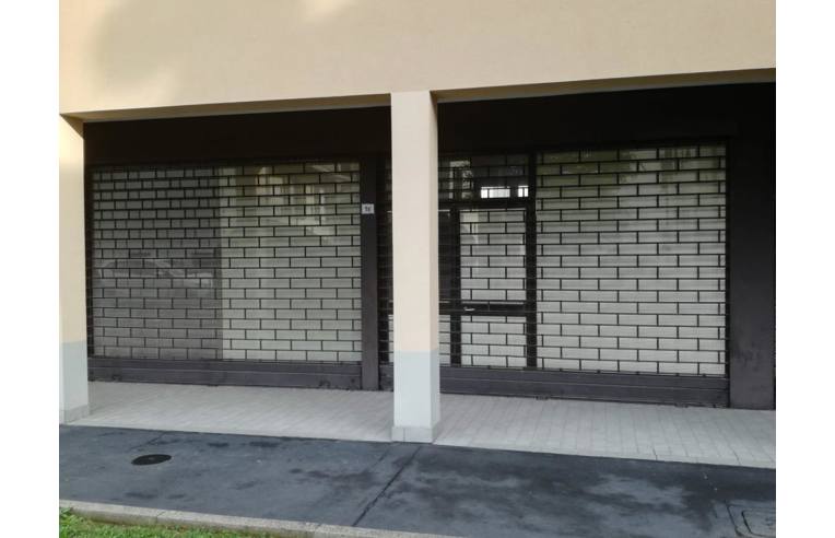 negozio in vendita a Dalmine